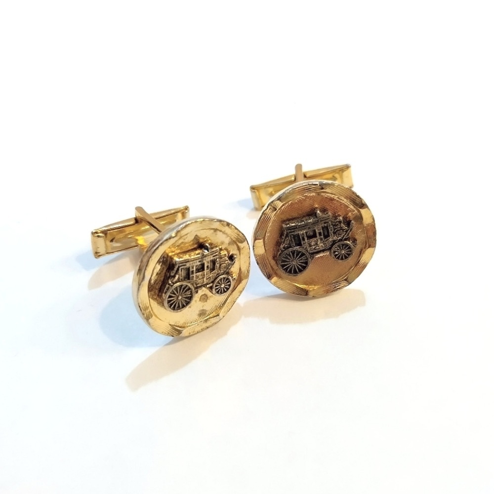 Vintage 70a Well Fargo Employee Gold Tone Raised Design Stage Coach Cuff Links